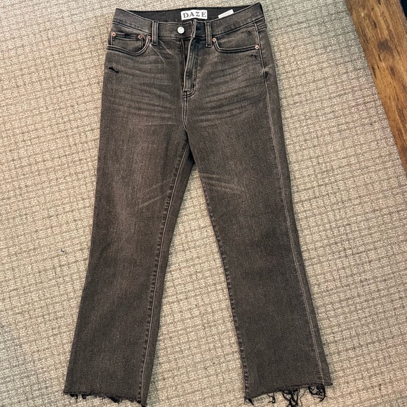DAZE jeans, size 28. Black washed look. Trendy and cute ankle cut. - Picture 3 of 5